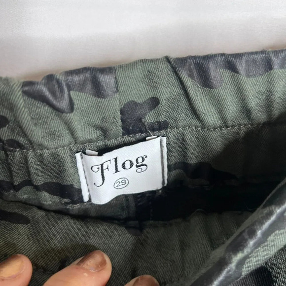 BEVY FLOG Camouflage Skinny Pants - Picture 10 of 12